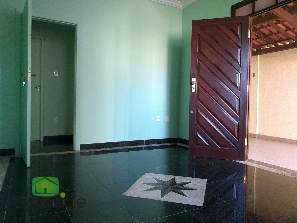 Casa, Angola, 3 Quartos, 4 Vagas, 1 Suíte