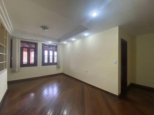 Casa, Centro, 3 Quartos, 2 Vagas, 1 Suíte