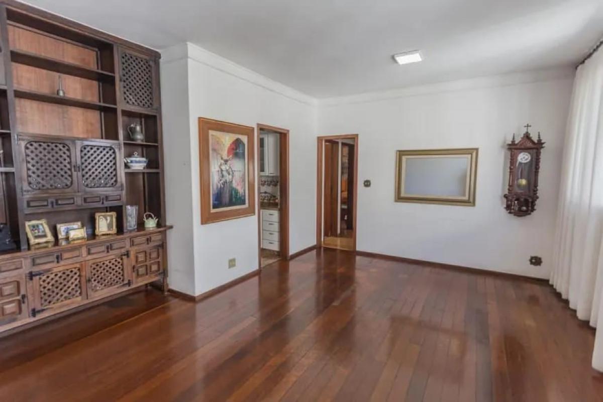 Apartamento, Vila Paris, 4 Quartos, 2 Vagas, 1 Suíte
