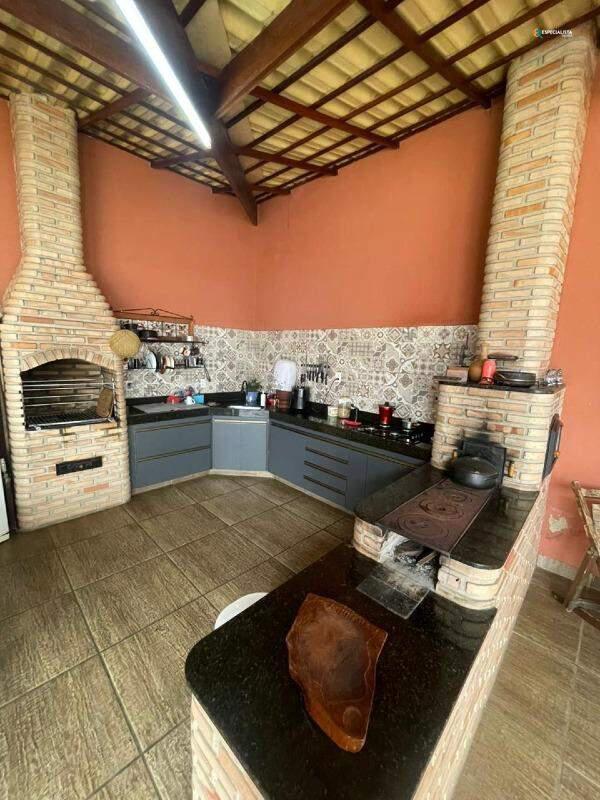Casa, São Benedito, 4 Quartos, 3 Vagas, 1 Suíte