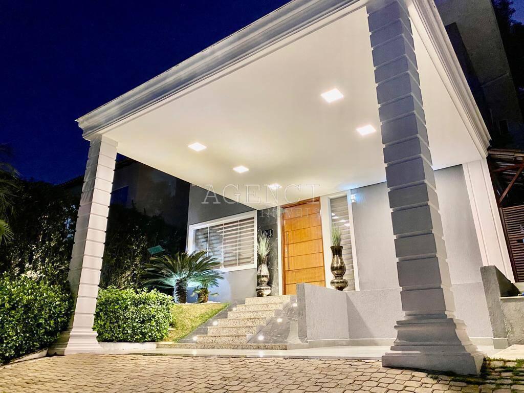 Casa, Trevo, 4 Quartos, 0 Vaga, 3 Suítes