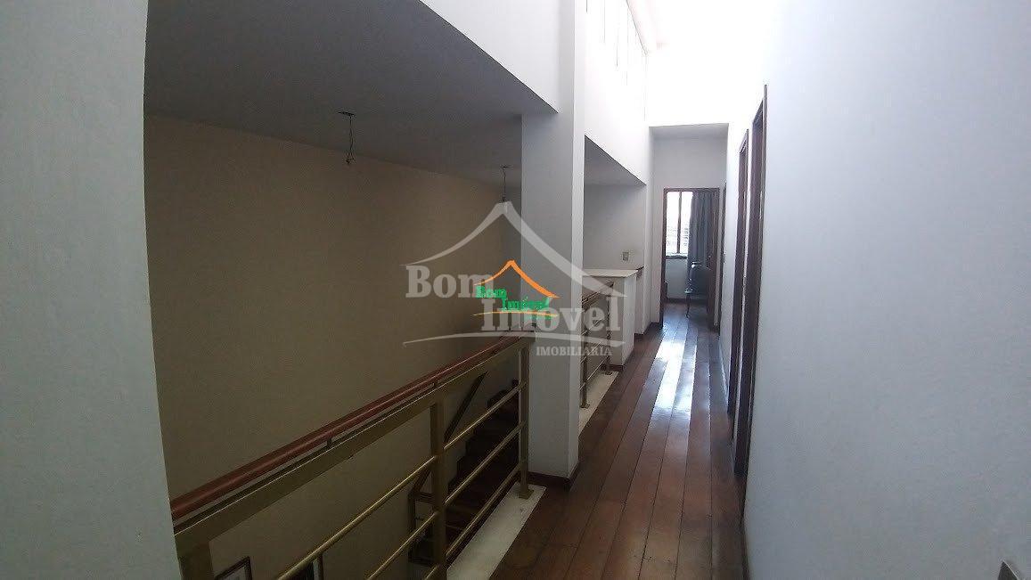 Casa, Centro, 3 Quartos, 2 Vagas, 1 Suíte