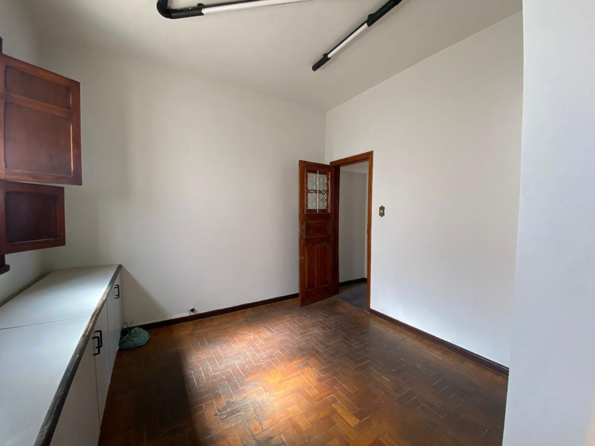 Casa, Floresta, 12 Quartos, 0 Vaga, 2 Suítes