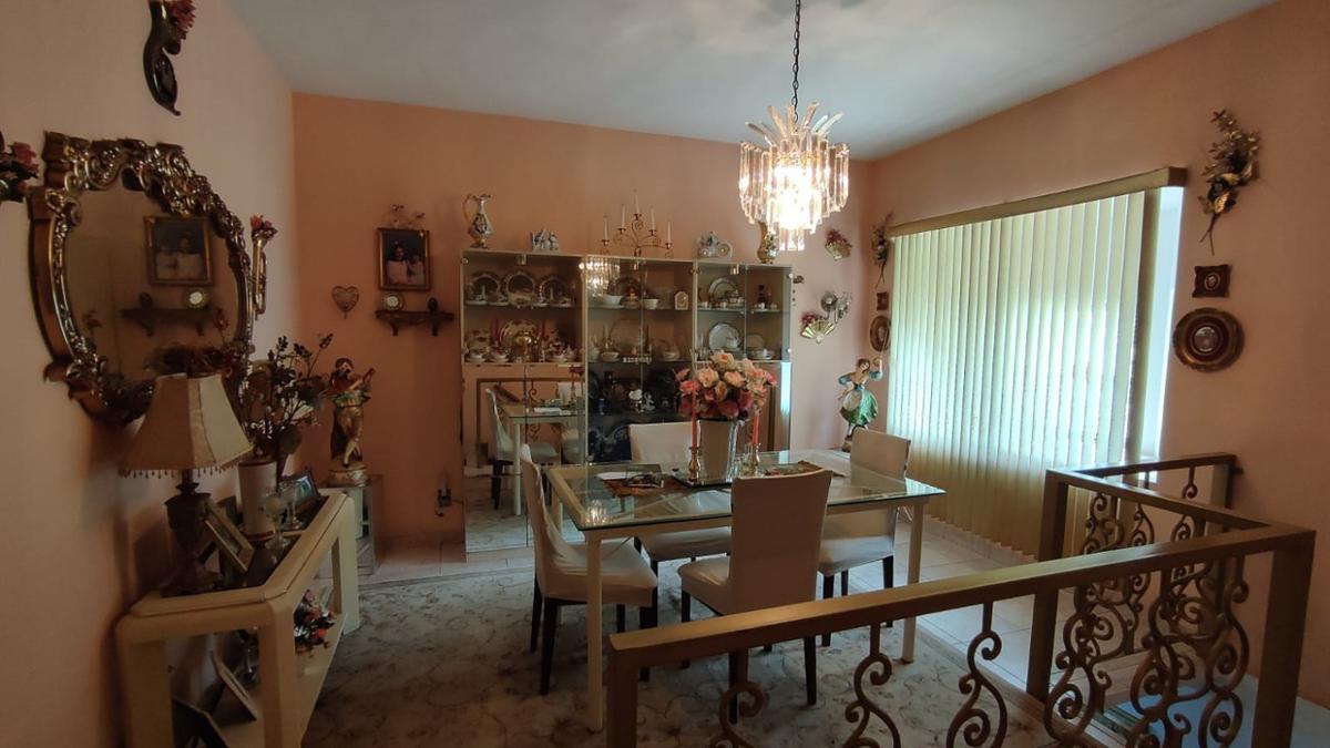 Casa, Serrano, 3 Quartos, 8 Vagas, 1 Suíte