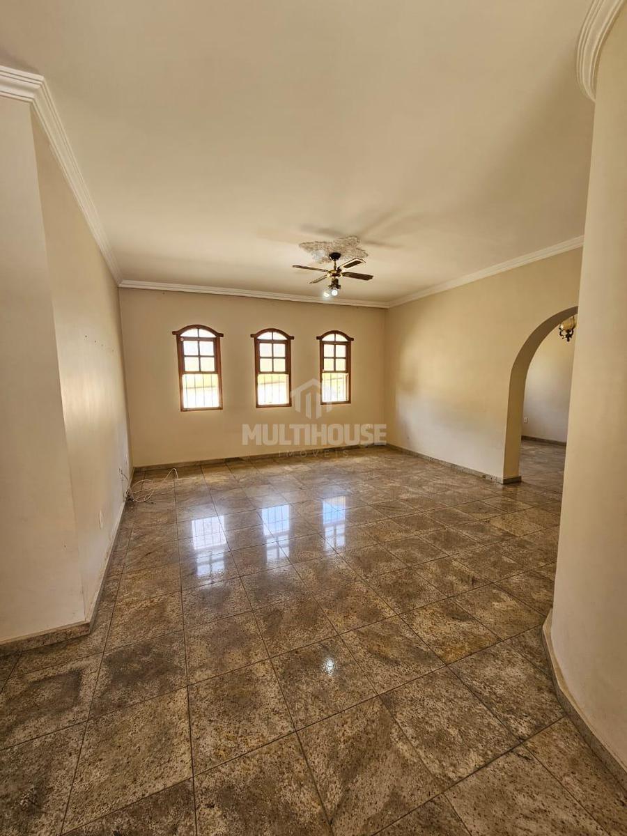 Casa, Santa Branca, 3 Quartos, 0 Vaga, 1 Suíte