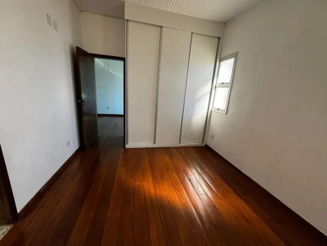 Casa Comercial, Castelo, 4 Quartos, 4 Vagas, 4 Suítes