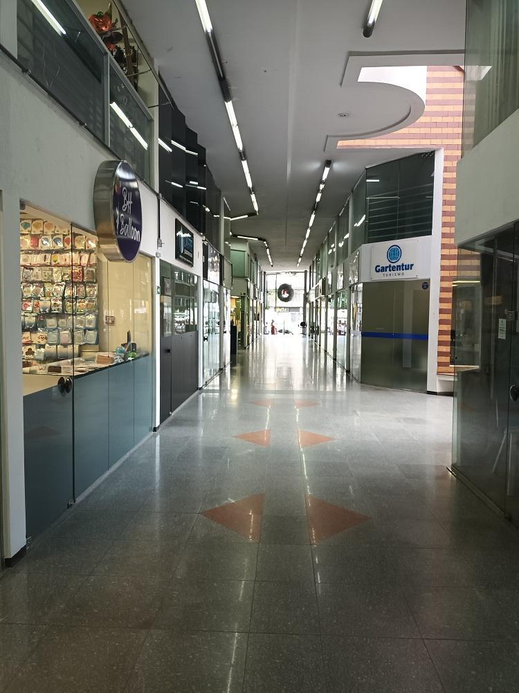 Sala, Sion, 0 Quarto, 0 Vaga