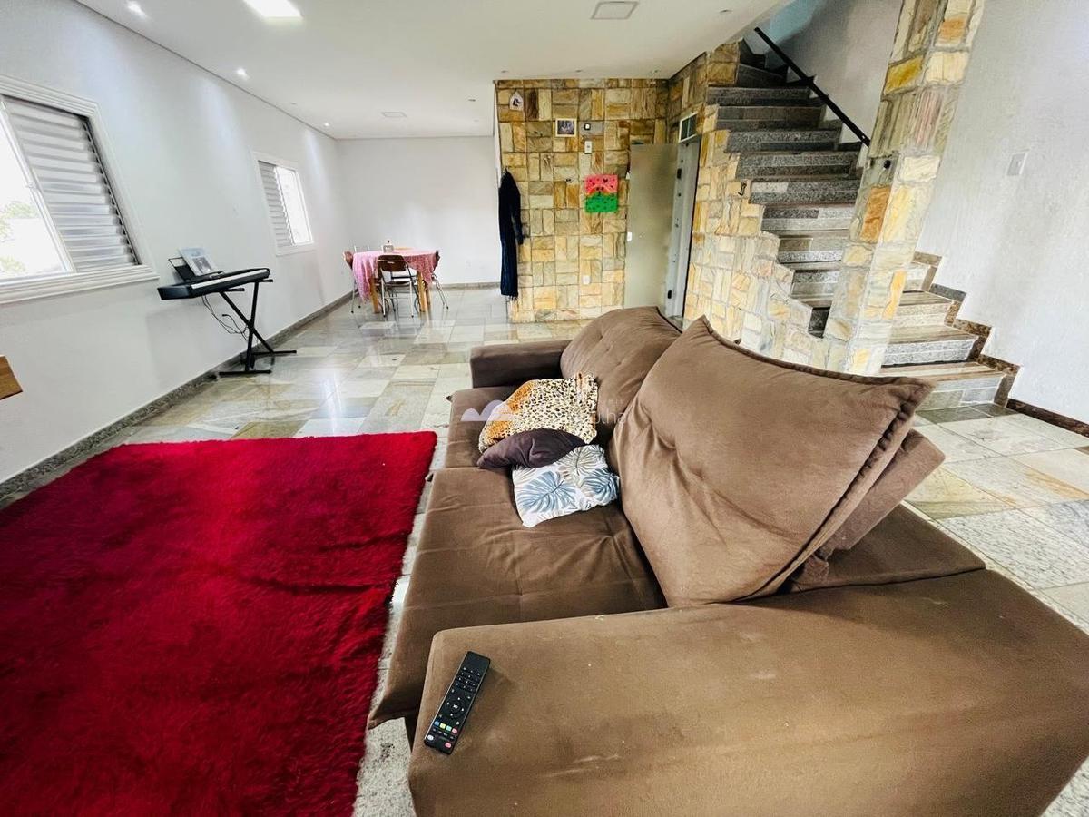 Casa, Planalto, 3 Quartos, 4 Vagas, 1 Suíte