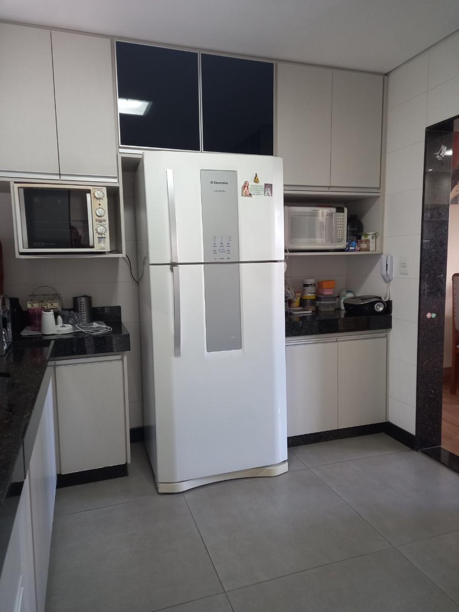 Apartamento, Barreiro, 3 Quartos, 2 Vagas, 1 Suíte