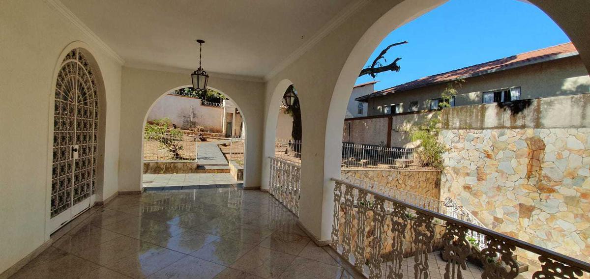 Casa Comercial, São Francisco, 4 Quartos, 6 Vagas, 1 Suíte