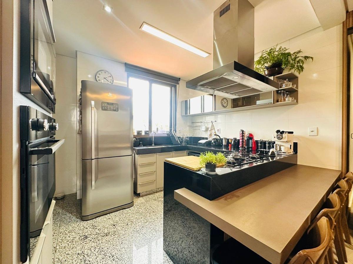 Apartamento, Itapoã, 4 Quartos, 8 Vagas, 4 Suítes