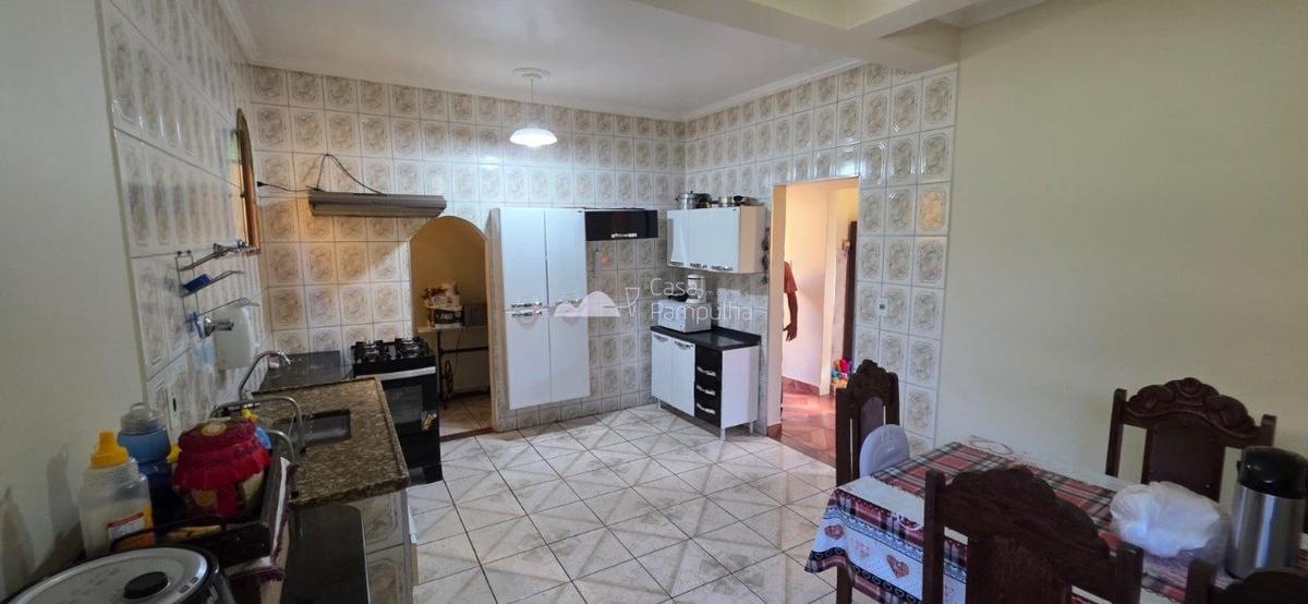 Casa, Trevo, 4 Quartos, 2 Vagas, 1 Suíte