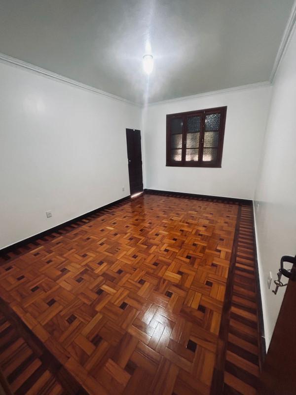 Casa Comercial, Colégio Batista, 4 Quartos, 3 Vagas, 2 Suítes
