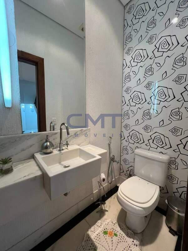 Casa, Estoril, 5 Quartos, 4 Vagas, 2 Suítes