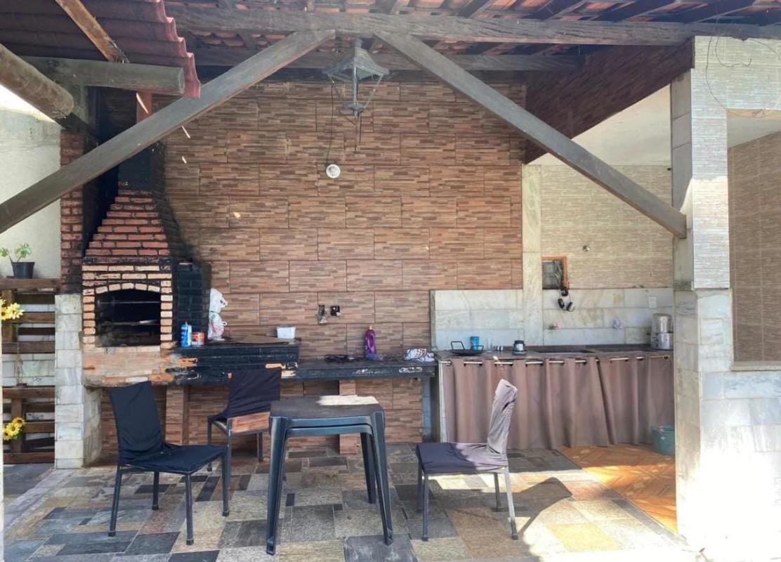Casa, Braúnas, 4 Quartos, 6 Vagas, 2 Suítes