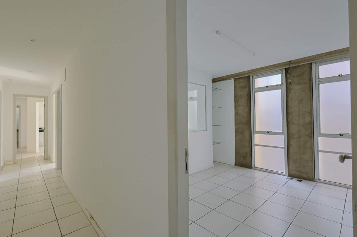 Andar, Savassi, 0 Quarto, 3 Vagas