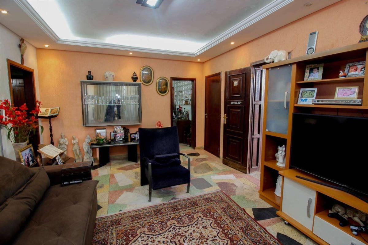 Casa, João Pinheiro, 5 Quartos, 4 Vagas, 1 Suíte