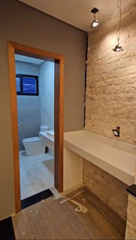 Casa, Jardim Imperial, 3 Quartos, 2 Vagas, 1 Suíte