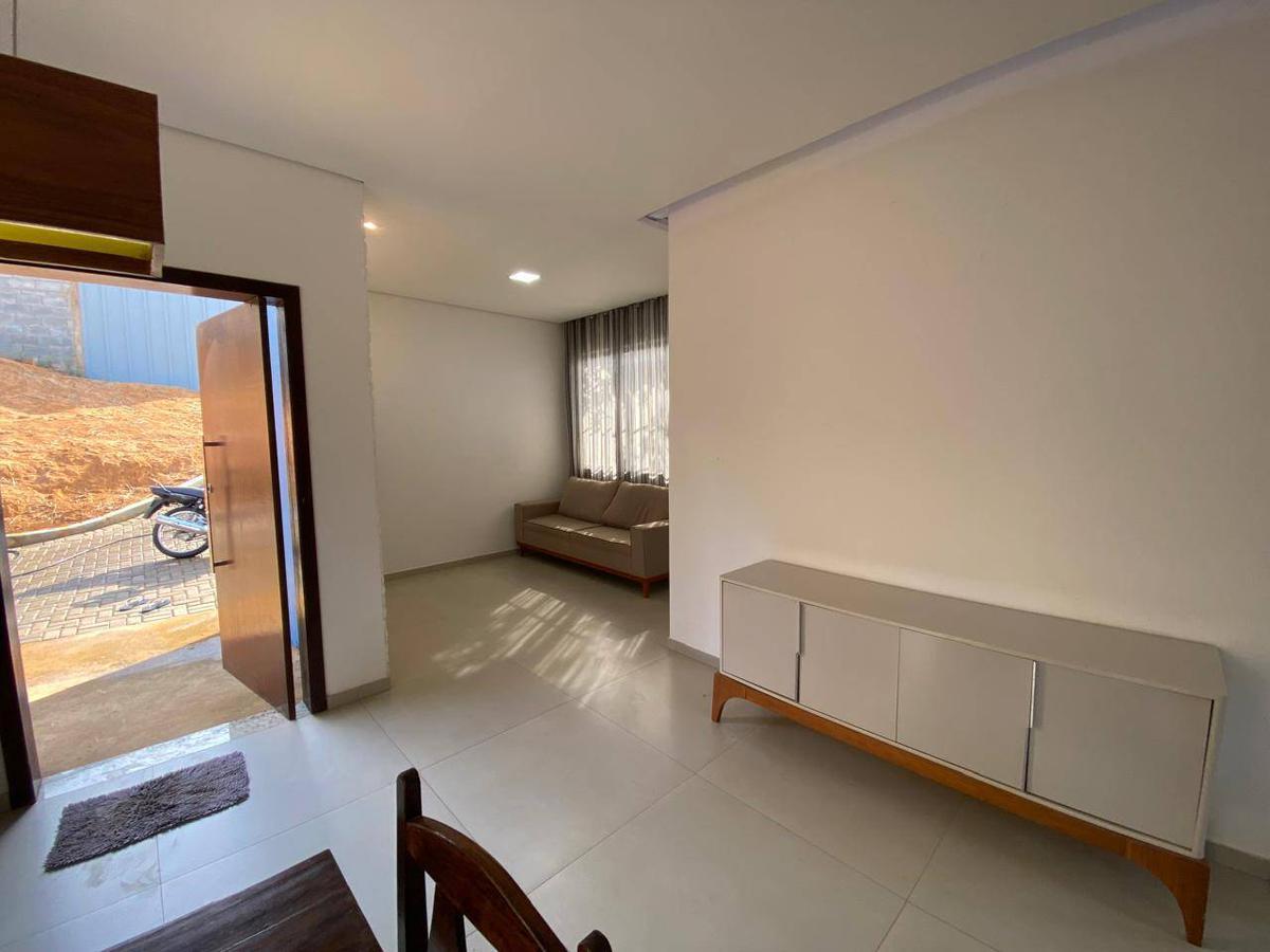 Casa, Primavera, 2 Quartos, 2 Vagas, 1 Suíte