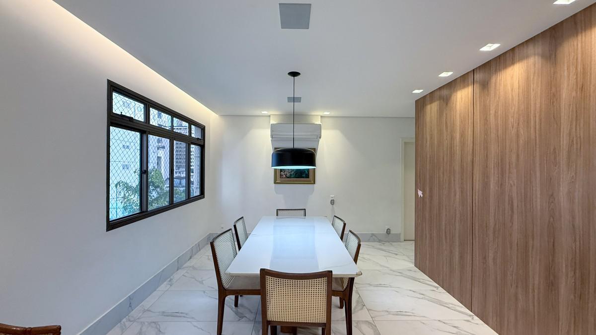 Apartamento, Funcionários, 4 Quartos, 2 Vagas, 2 Suítes