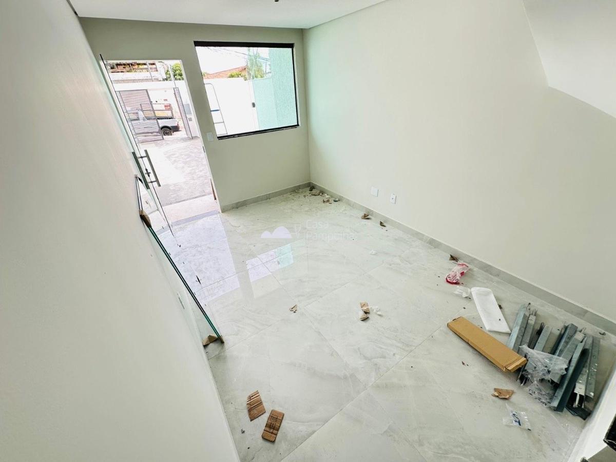 Casa, Candelária, 2 Quartos, 2 Vagas, 1 Suíte