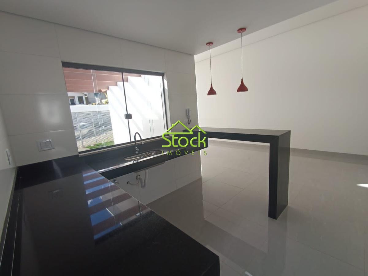 Casa, Jardim Imperial, 3 Quartos, 2 Vagas, 1 Suíte