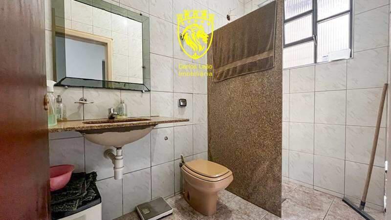 Casa, Santa Terezinha, 4 Quartos, 5 Vagas, 1 Suíte