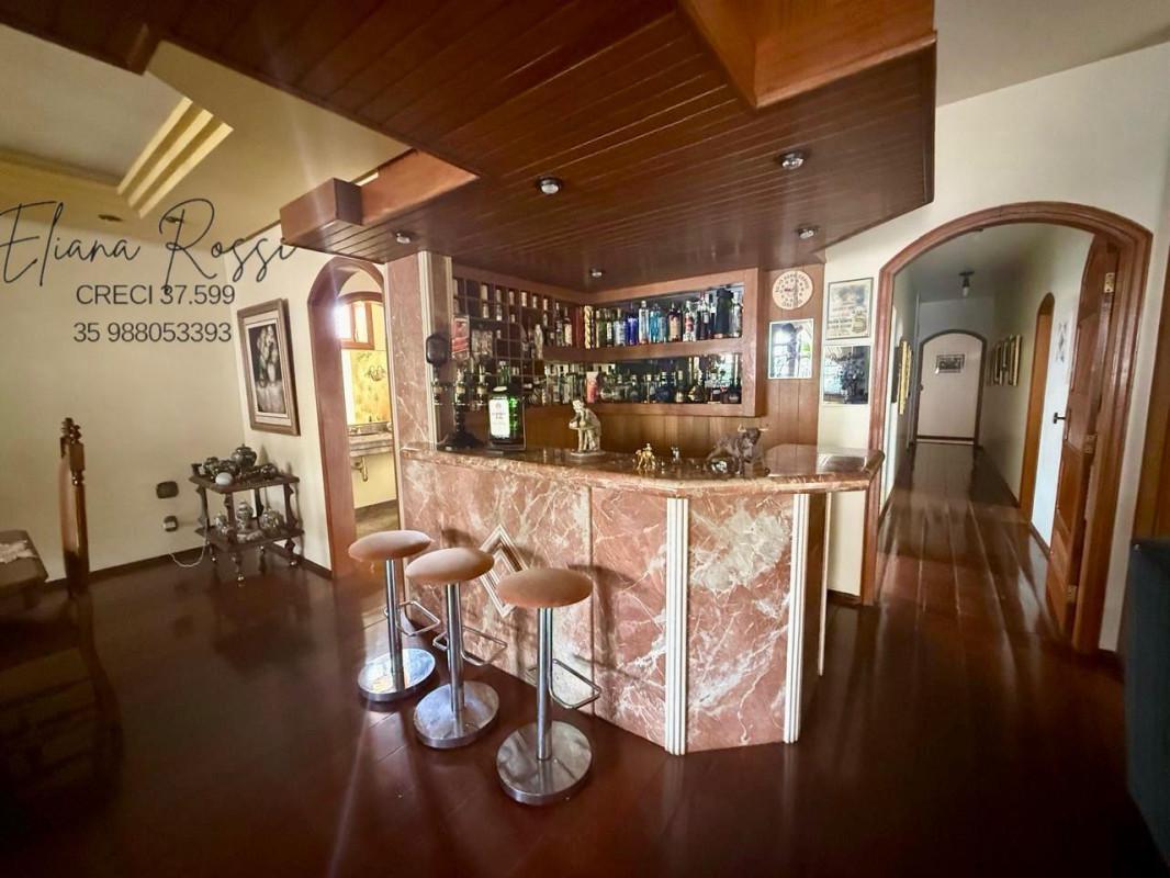 Casa, Vila Pinto, 5 Quartos, 4 Vagas, 2 Suítes