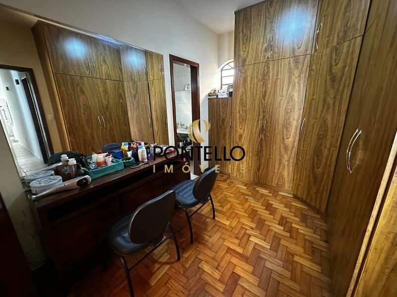 Casa, Nova Granada, 5 Quartos, 6 Vagas, 1 Suíte