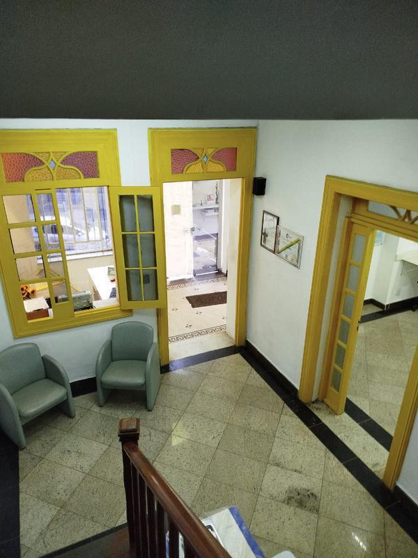 Casa Comercial, Funcionários