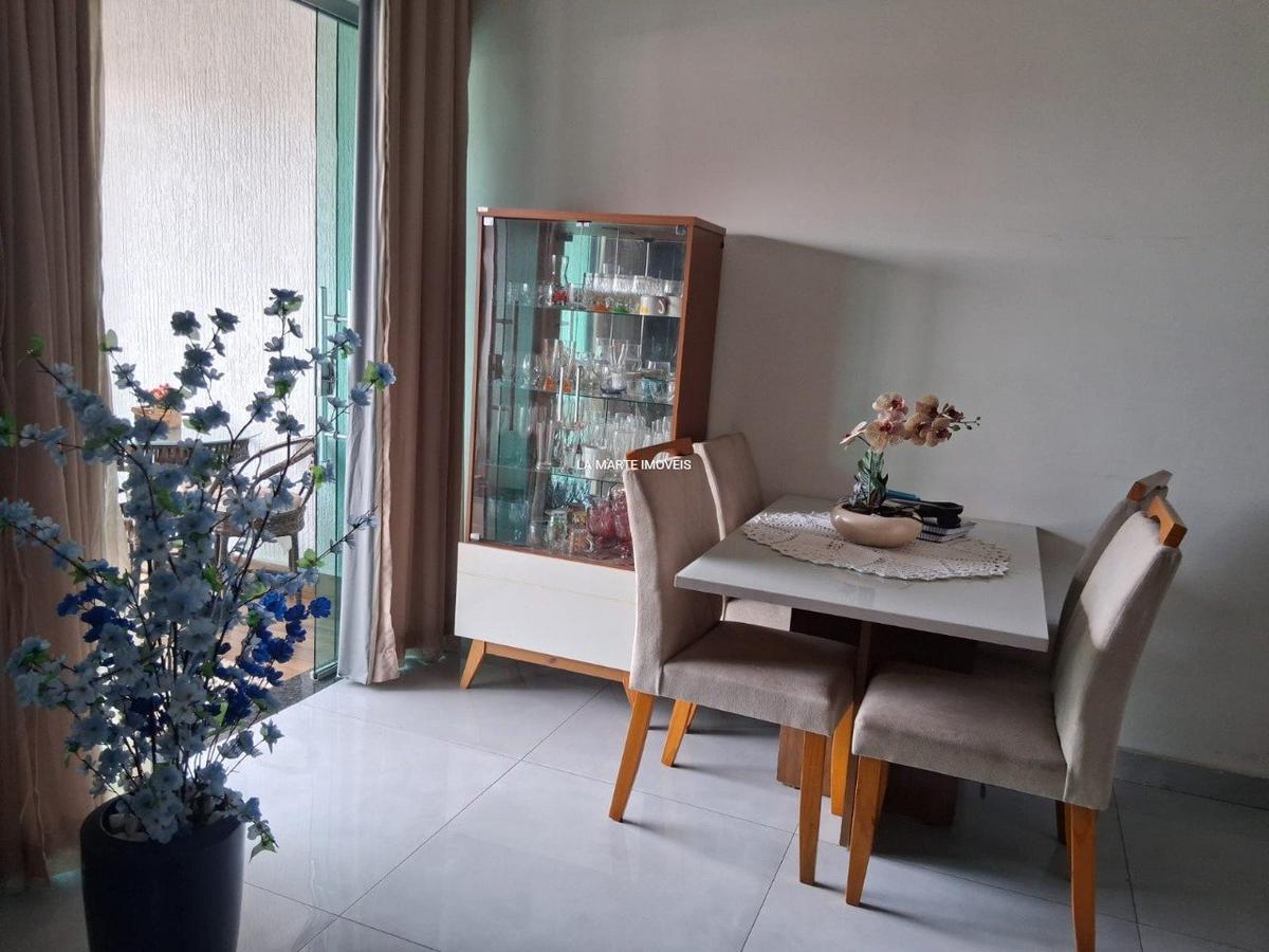 Casa, Industrial, 3 Quartos, 5 Vagas, 1 Suíte