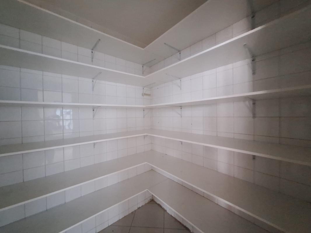 Casa, Santa Cruz, 5 Quartos, 1 Vaga, 1 Suíte