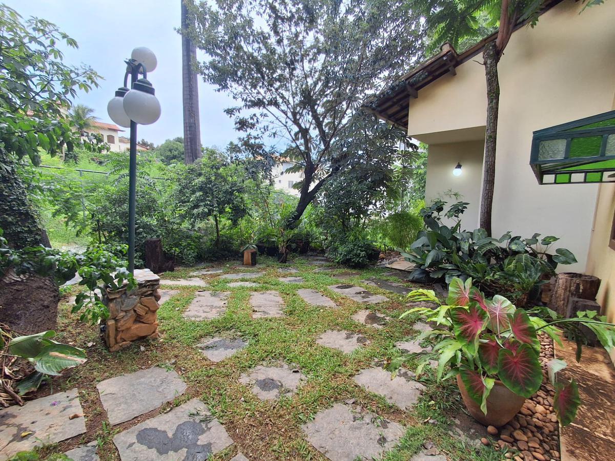 Casa, Planalto, 5 Quartos, 4 Vagas, 1 Suíte