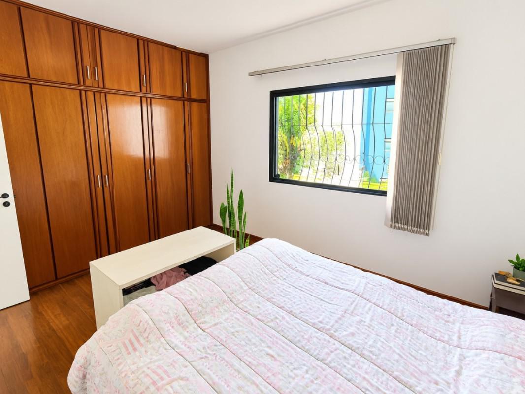 Casa, Fernão Dias, 3 Quartos, 5 Vagas, 1 Suíte