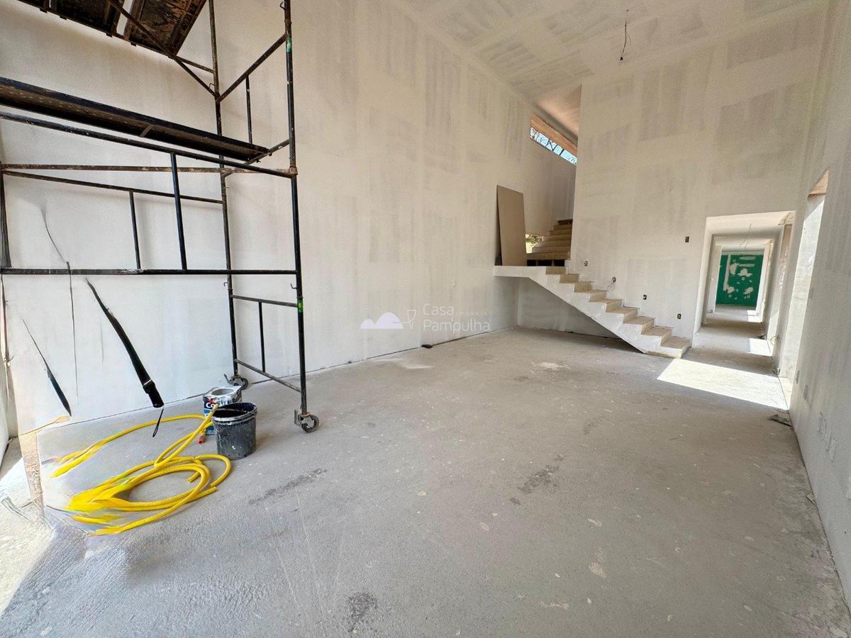 Casa, Trevo, 4 Quartos, 4 Vagas, 2 Suítes