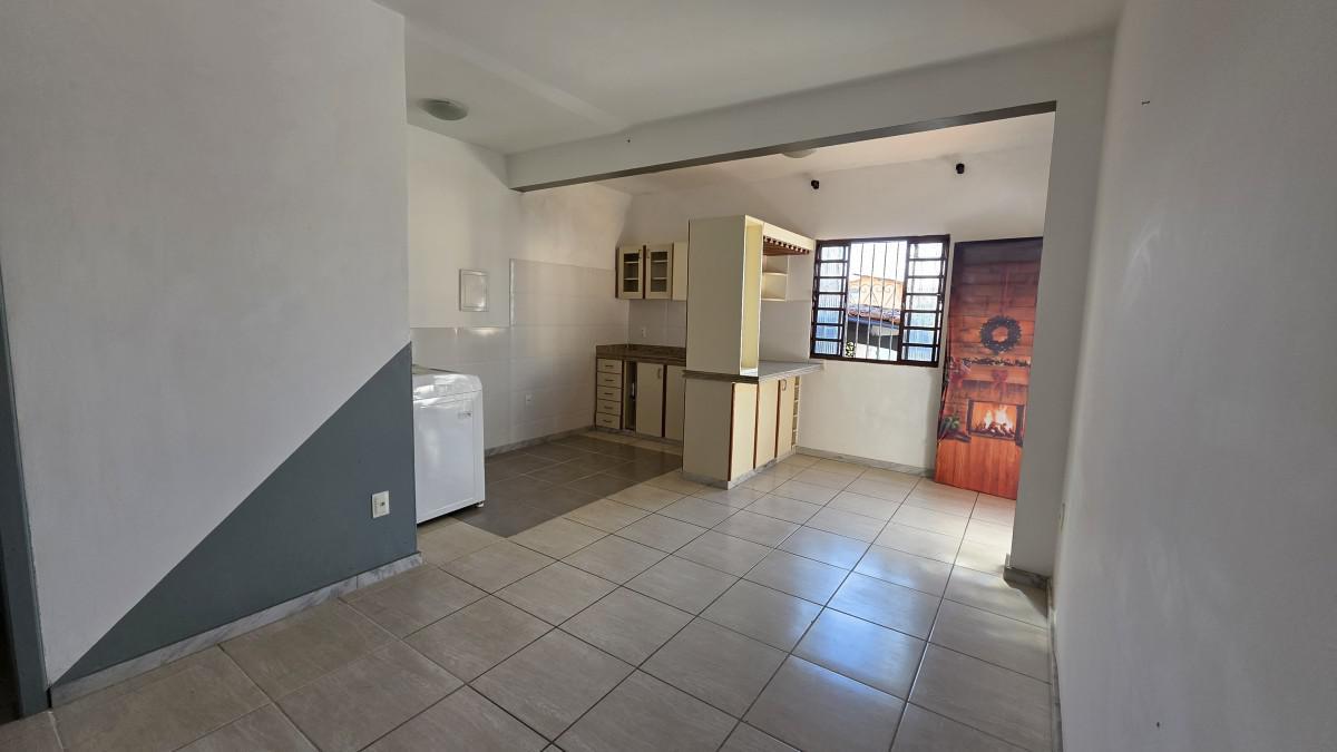 Casa, Jardim Leblon, 2 Quartos, 5 Vagas, 1 Suíte