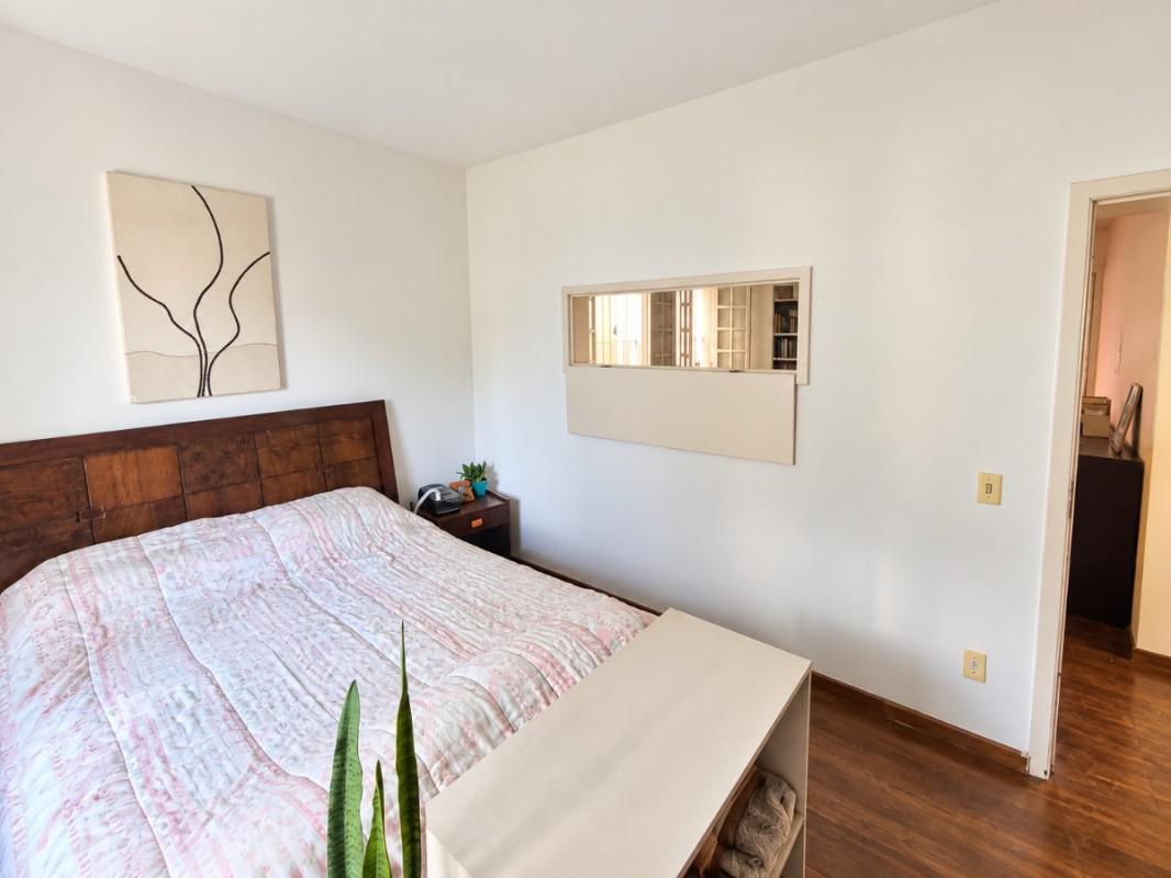 Casa, Fernão Dias, 3 Quartos, 5 Vagas, 1 Suíte