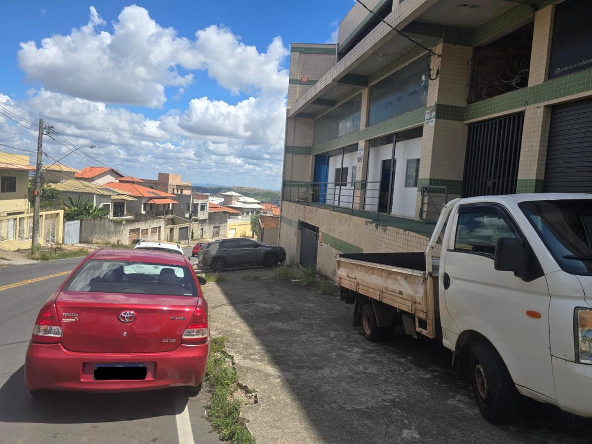 Prédio, Tropical, 0 Quarto, 12 Vagas