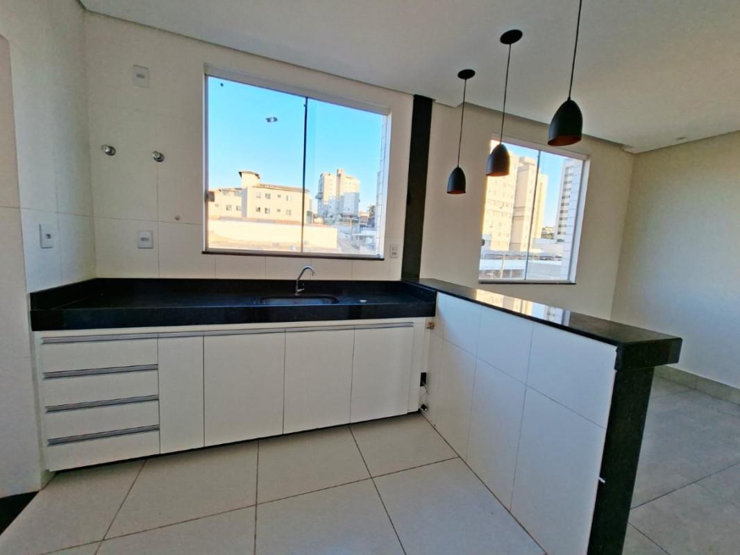 Cobertura, Santa Helena (barreiro), 3 Quartos, 2 Vagas, 1 Suíte