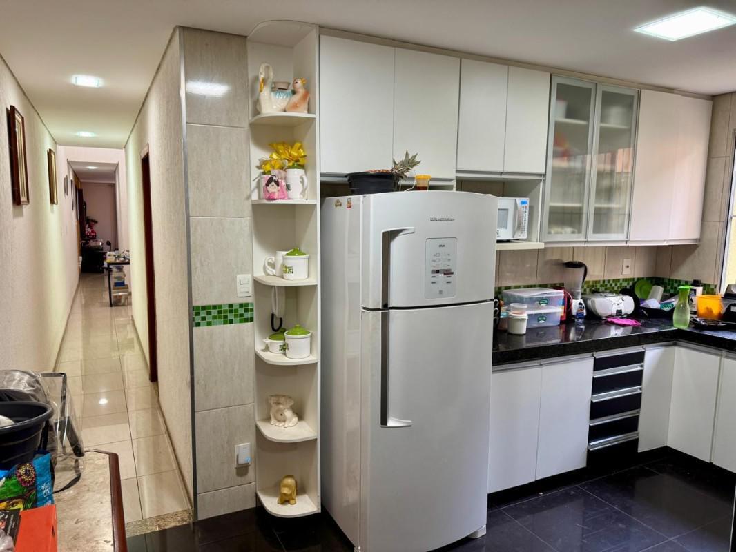 Casa, Ana Lúcia, 3 Quartos, 2 Vagas, 1 Suíte