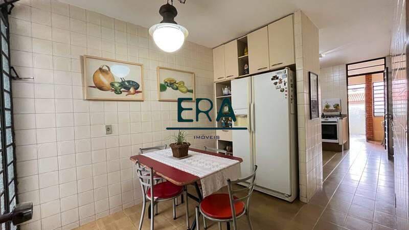 Casa, Comiteco, 4 Quartos, 3 Vagas, 2 Suítes