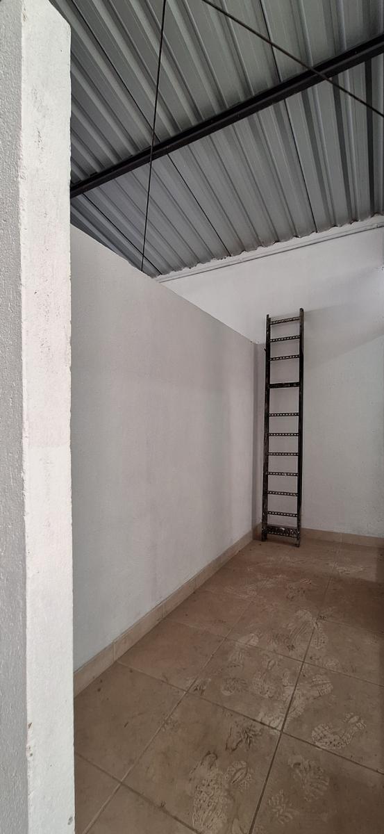 Galpão, Floresta, 0 Quarto, 0 Vaga
