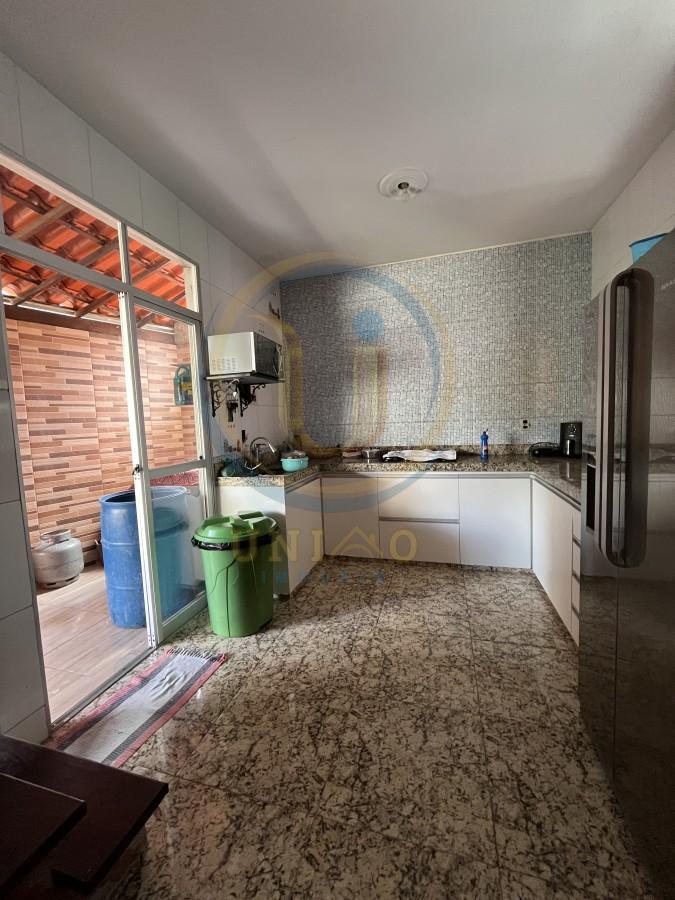 Casa, Monte Carlo, 5 Quartos, 2 Vagas, 1 Suíte