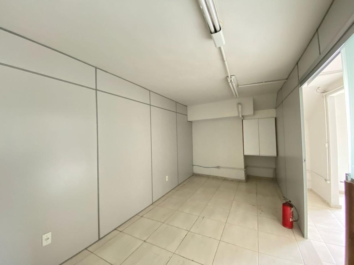 Prédio, Santa Cruz, 0 Quarto, 2 Vagas