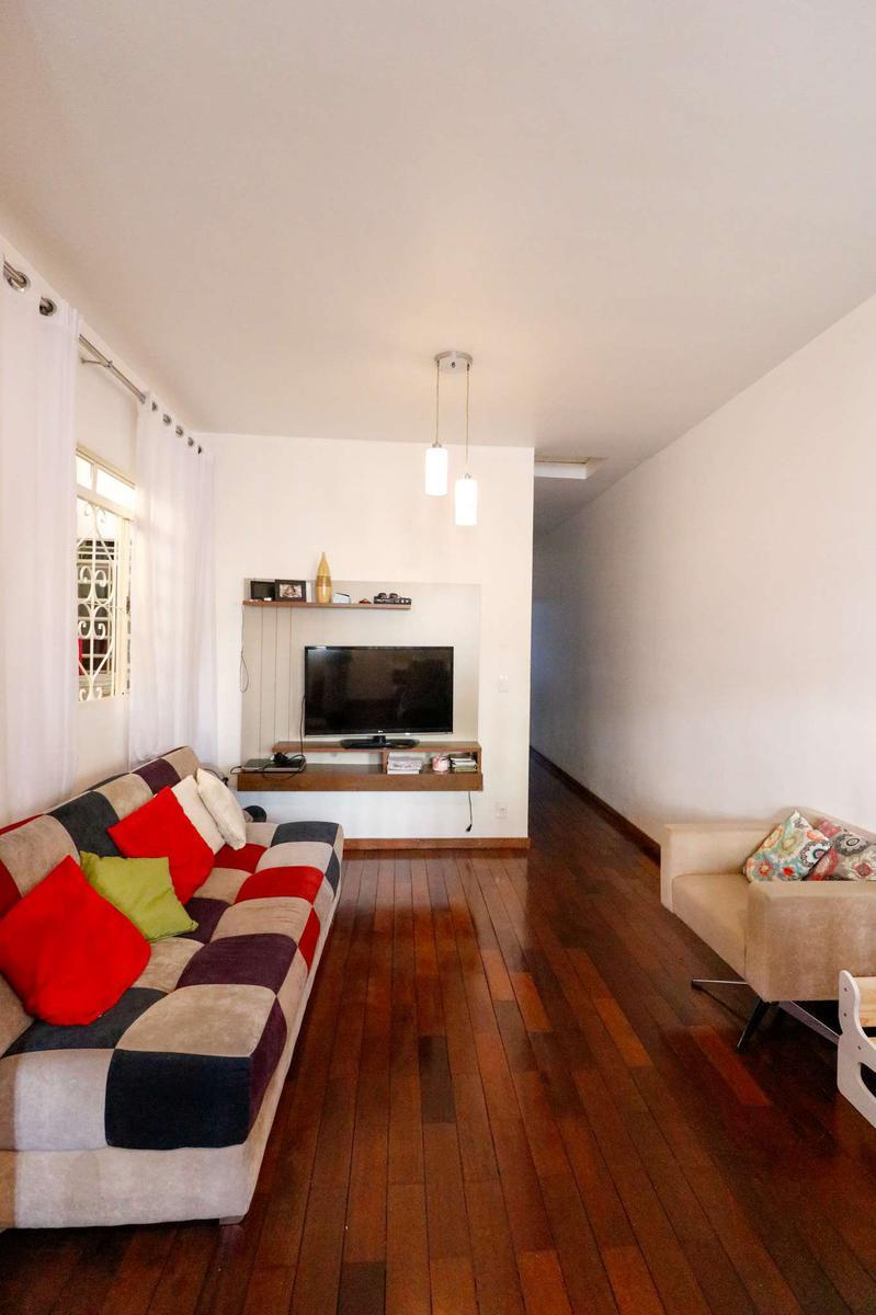 Casa, Buritis, 2 Quartos, 2 Vagas, 1 Suíte
