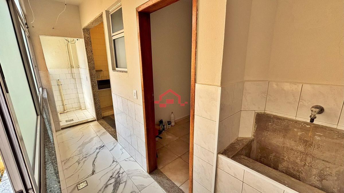 Apartamento, Carlos Prates, 2 Quartos, 1 Vaga