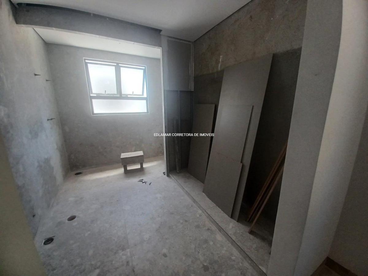 Apartamento, Centro, 3 Quartos, 5 Vagas, 2 Suítes