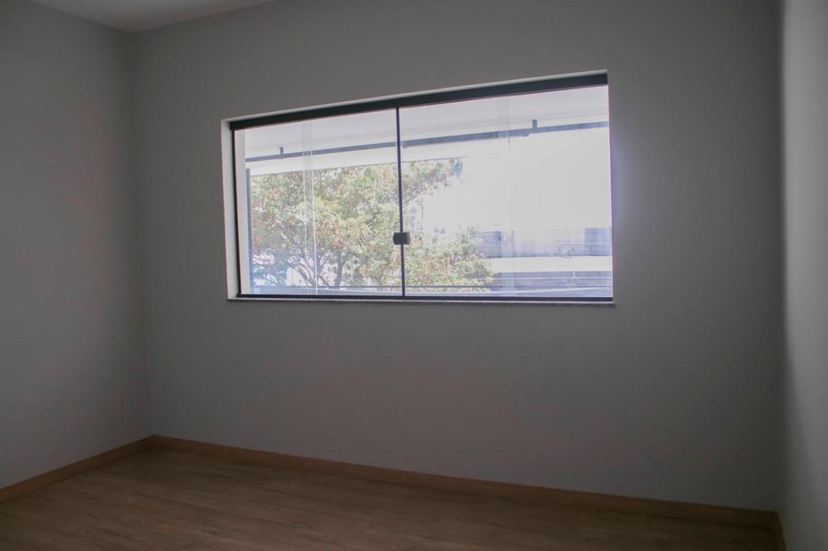 Casa Comercial, Colégio Batista, 5 Quartos, 3 Vagas