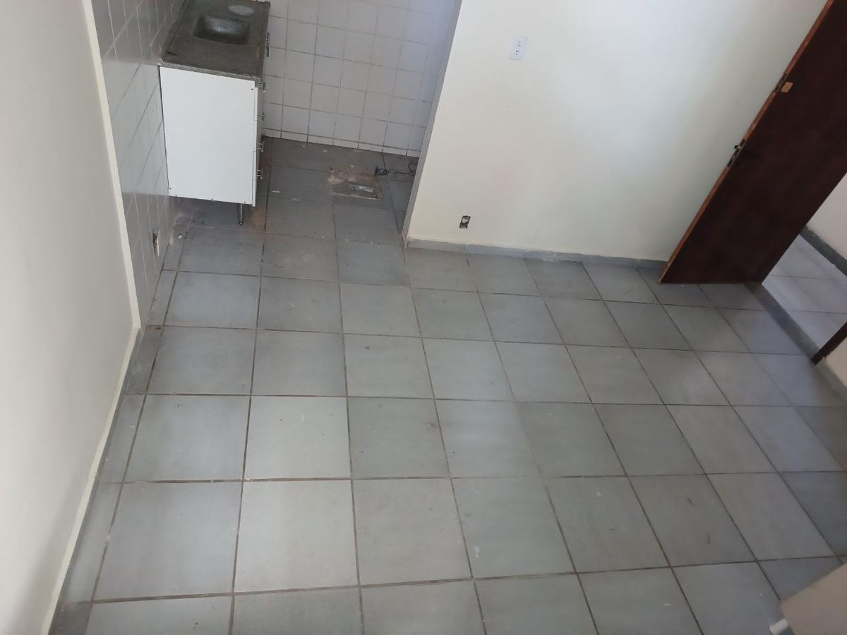 Quitinete, Santa Cruz, 0 Quarto, 0 Vaga