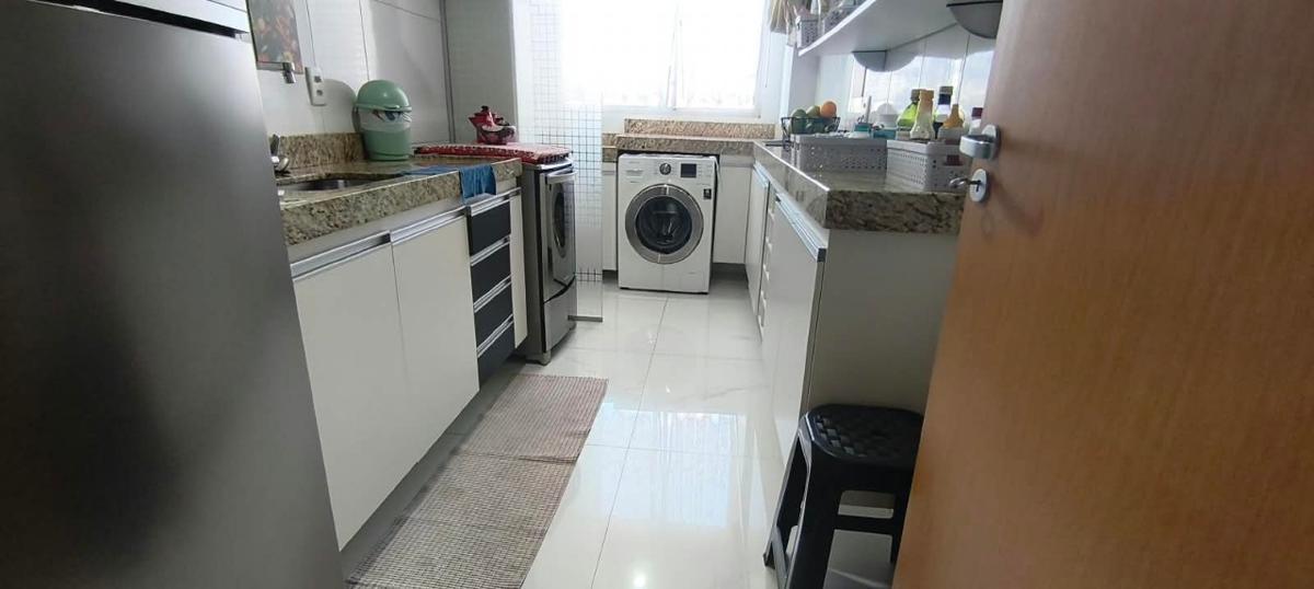Apartamento, Sagrada Família, 3 Quartos, 2 Vagas, 1 Suíte